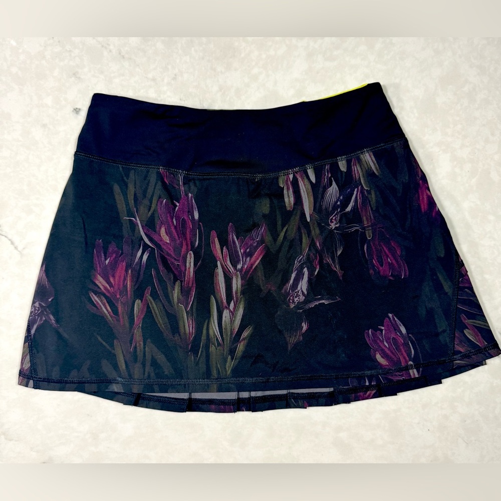 NWOT Lululemon Run Pace Setter Skirt 2 Regular Pickleball Tennis EXCELLENT